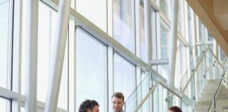 Новый взгляд на управление рисками 2016 Компания Thomson Reuters совместно с Институтом стратегического анализа рисков управленческих решений (ISAR) (www.isar.institute) и порталом www.risk-academy.ru провела уникальное исследование в области новых тенденций в управлении рисками нефинансовых организаций.