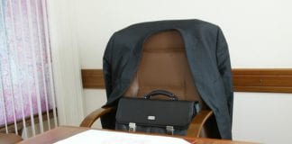 Топ-менеджер из Роскосмоса сбежал в Европу от аудита и заочно уволился