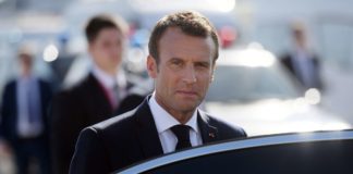 Внутренний аудит, текучка, больничные листы: французская дипломатия на грани нервного срыва (Le Monde, Франция)